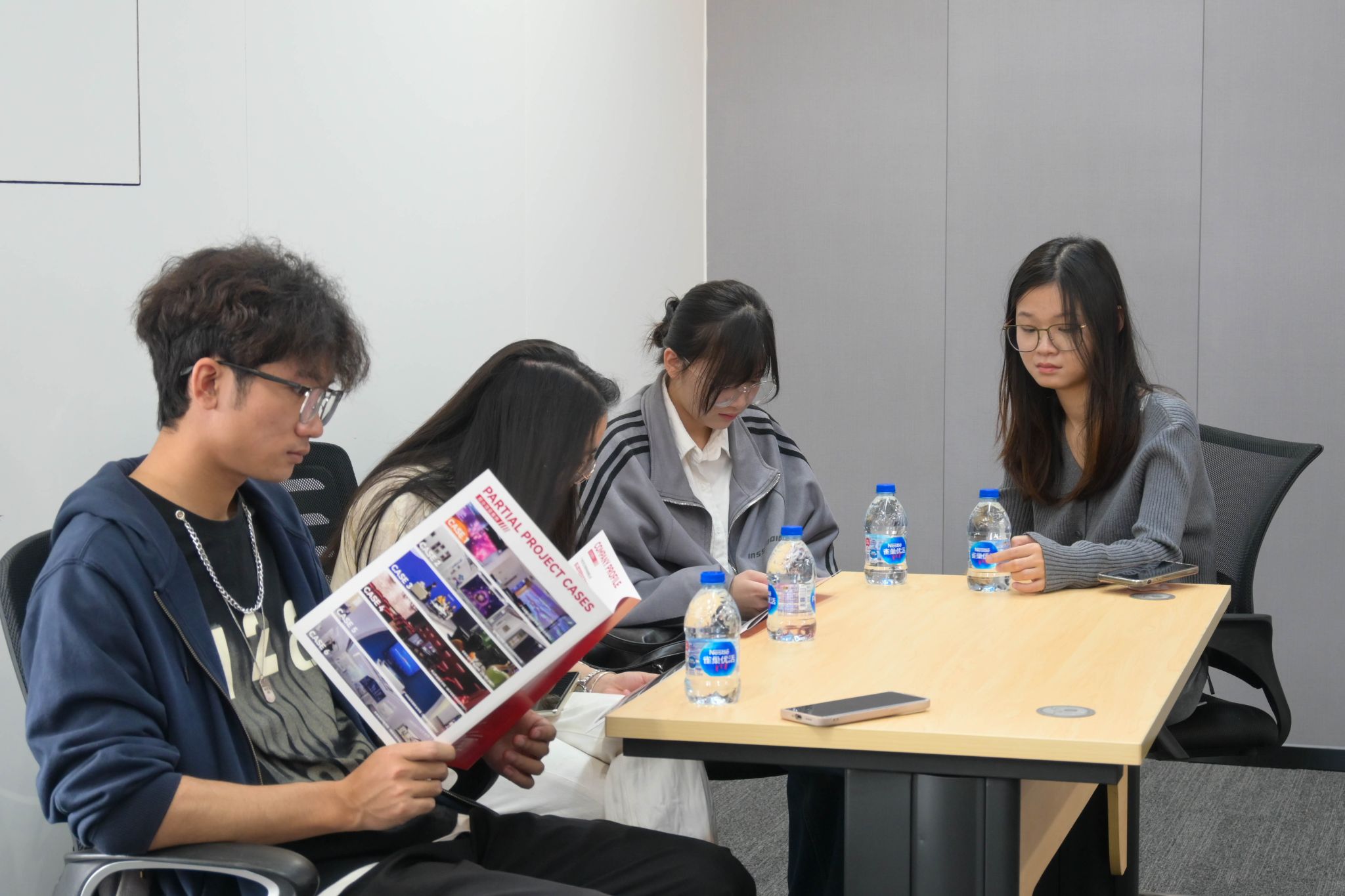 深化產(chǎn)教融合，聚焦實(shí)踐育人 藝術(shù)設(shè)計(jì)學(xué)院攜手教育科技共育未來(lái)人才